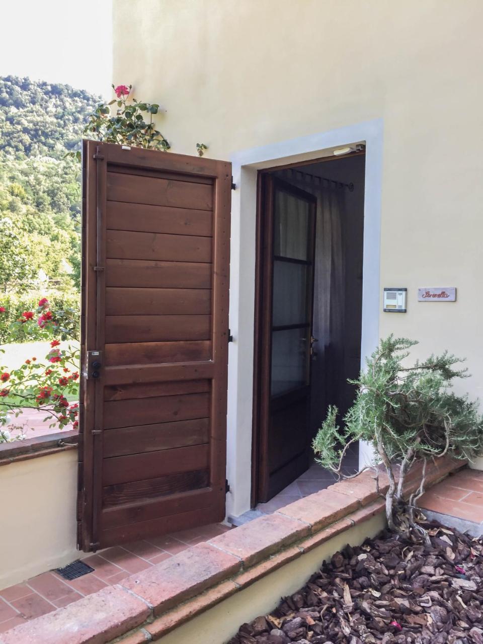 Casale La Fata -Tipico Toscano Immerso Nelle Colline Tra Lucca E Versilia, 6 Appartamenti Indipendenti Камайоре Екстериор снимка