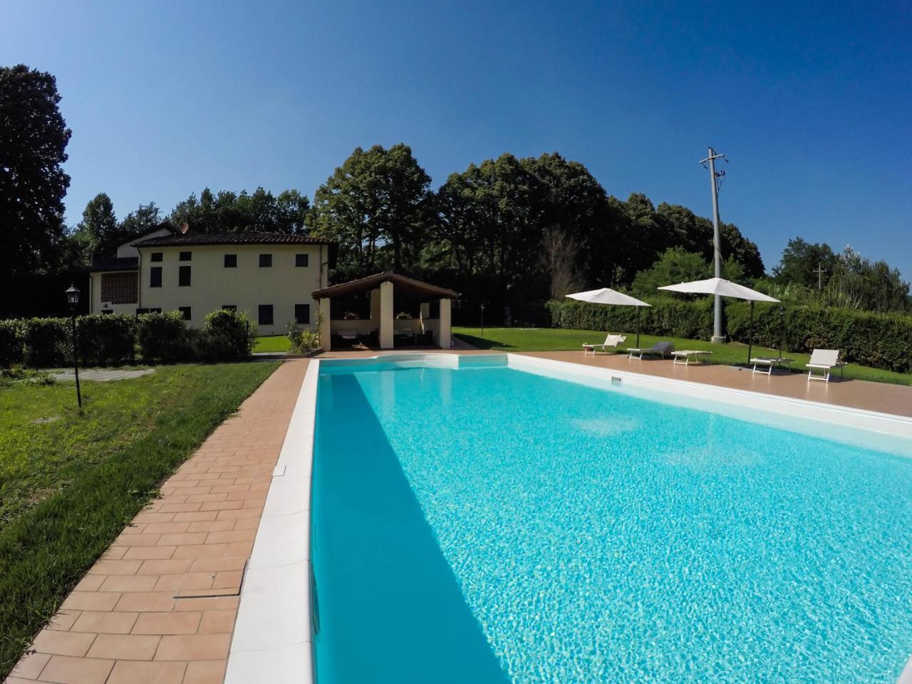 Casale La Fata -Tipico Toscano Immerso Nelle Colline Tra Lucca E Versilia, 6 Appartamenti Indipendenti Камайоре Екстериор снимка